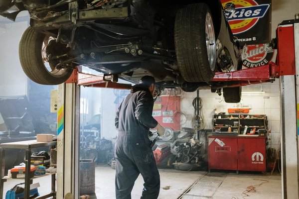 Choosing the Perfect Suspension Springs for Your British Car: A Guide for City Drivers